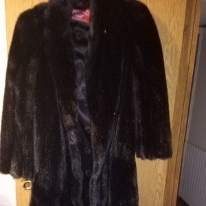 **SALE**  FULL LENGTH SASSON PARIS BLACK FAUX MINK COAT VTG ECU Sz10
